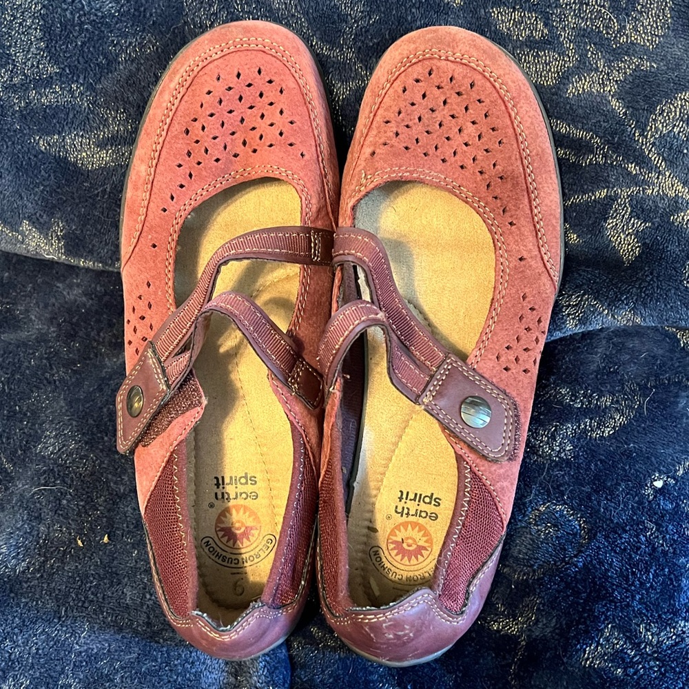 Size 9, Maroon, slip on shoes